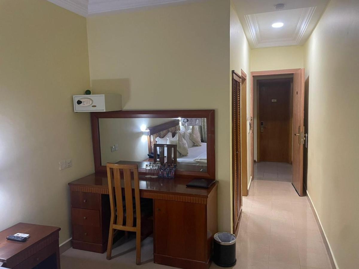 Hotel Marjorie 'Y' Tema Exterior photo